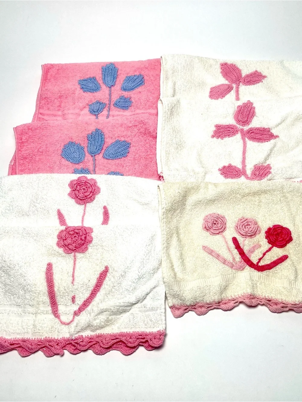 Vintage 1960s 1970s Crochet Floral Appliqué Fingertip Guest Hand Towels Lot 7